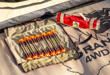 16 Piece Screw-In Tent Peg Set