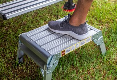 FOLDING STEP STOOL - ALUMINIUM